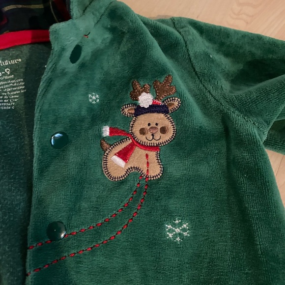 Baby’s first Christmas green onesie - 6-9 months - Picture 3 of 4